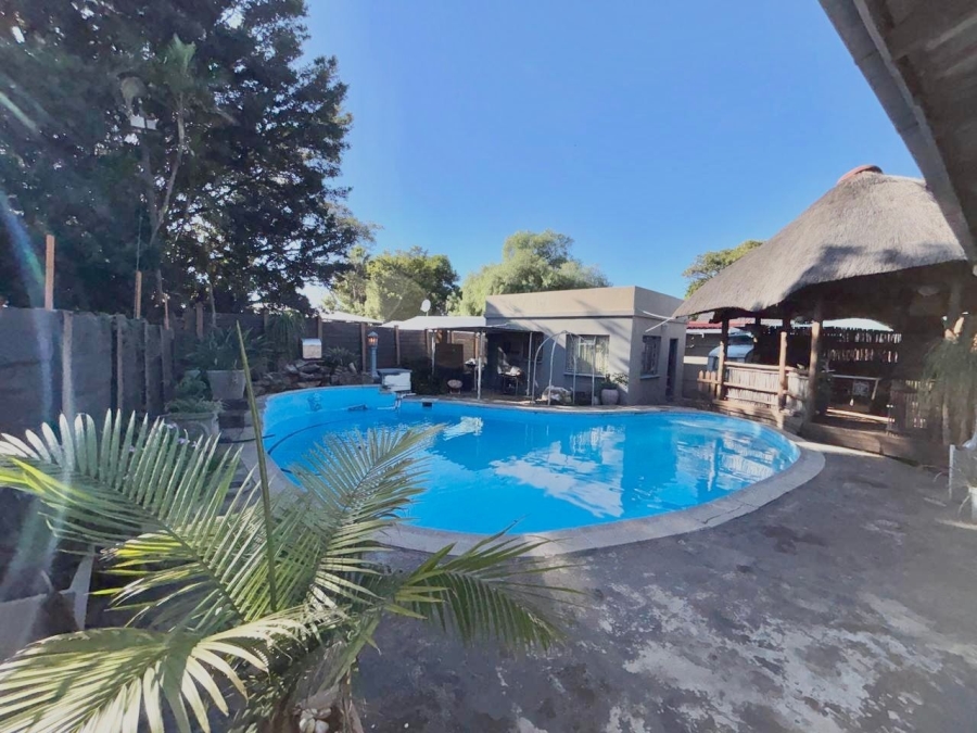 3 Bedroom Property for Sale in Geelhoutpark North West